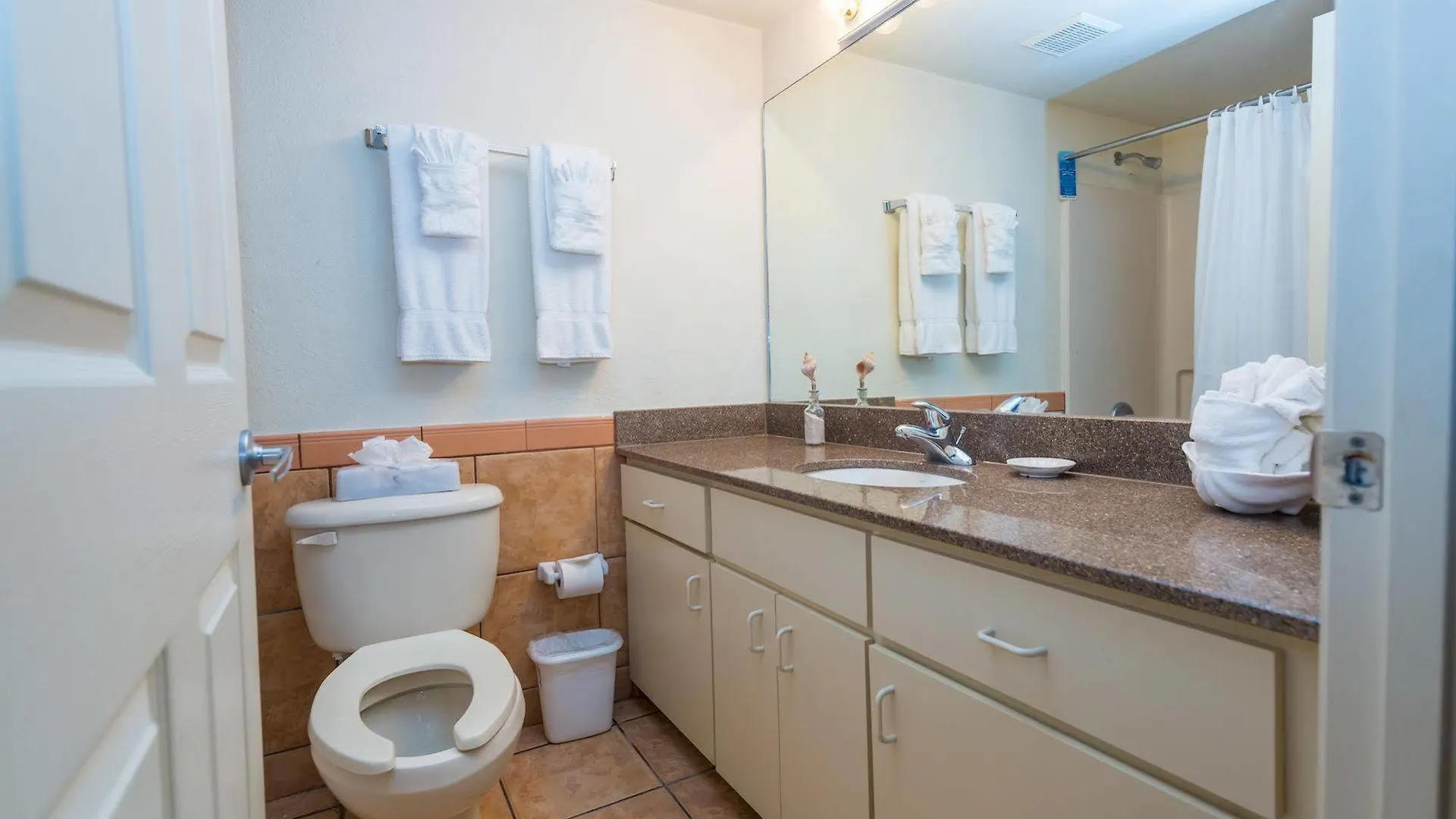 ** Hotel Island Palm Marina Villas Freeport Bahamas