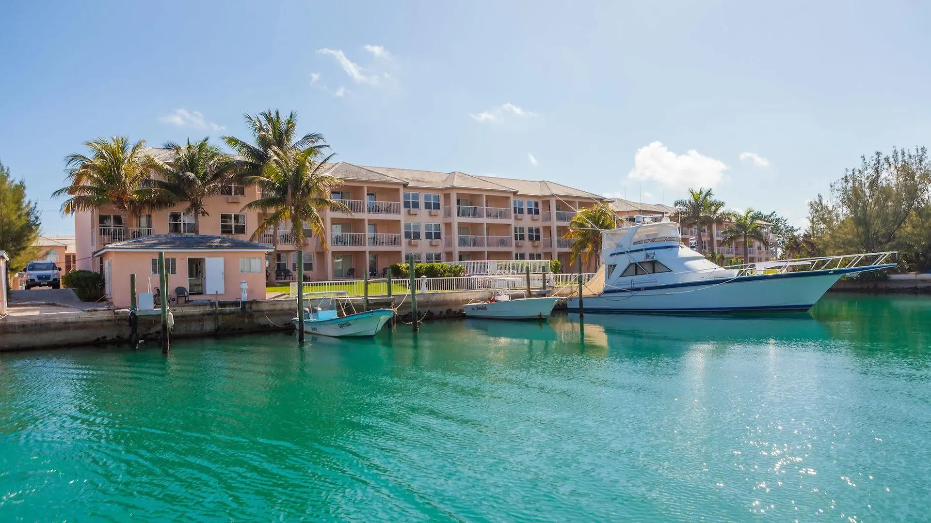 Island Palm Marina Villas فريبورت